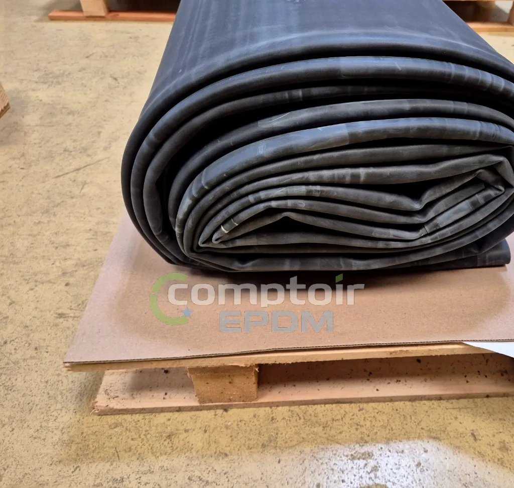 Membrane EPDM toiture 1,2 mm prédécoupée – rouleau en stock au dépôt.webp