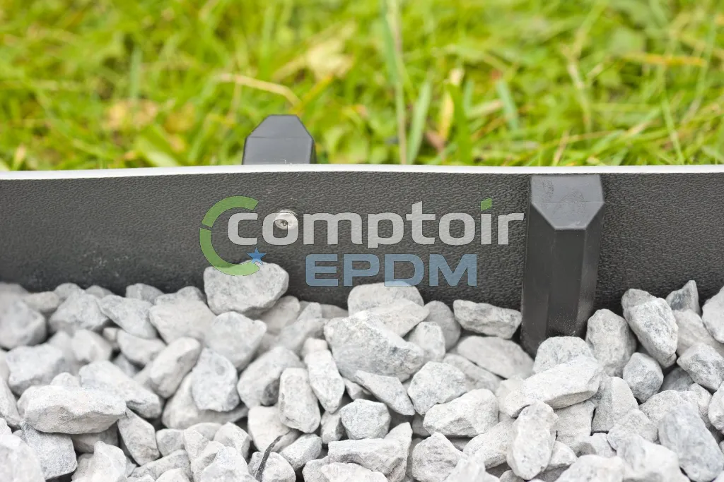 piquet-fixation-bordure-jardin-installation-gravier.webp
